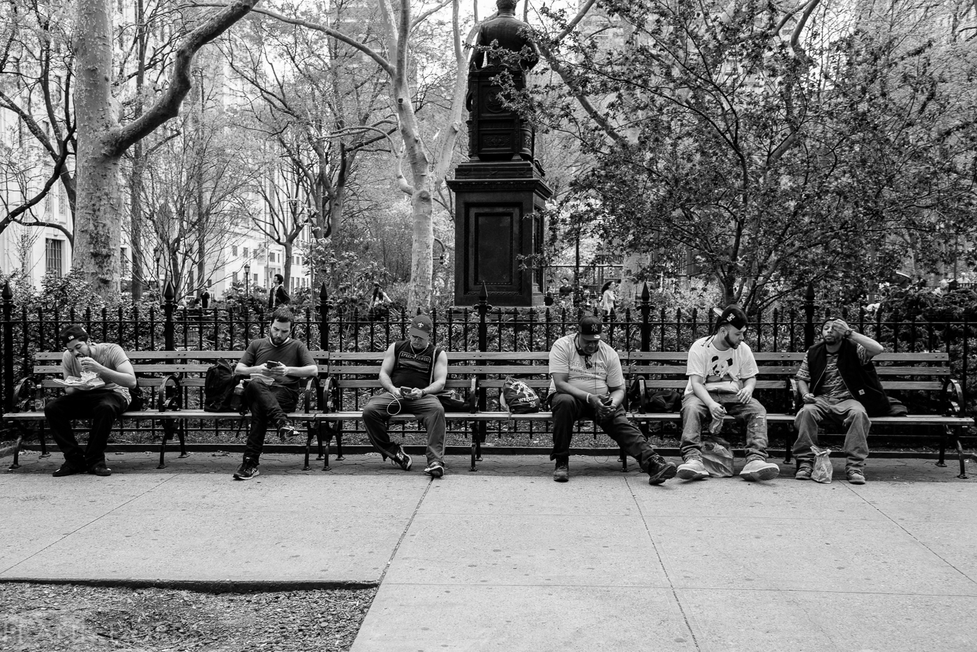 Men, at rest-20160422 - 9083